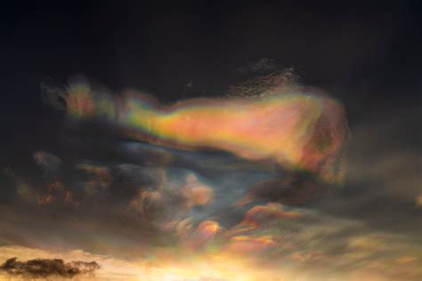 Landscape Photography Iceland | Nacreous clouds in Iceland