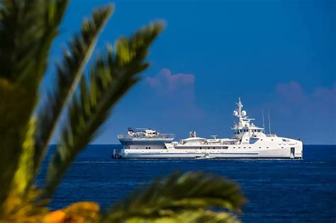 Intrepid Yacht • Eric Smidt 40m Support Vessel