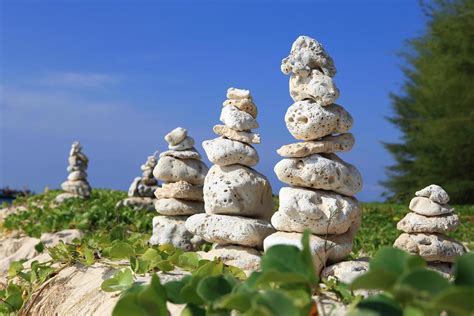 Balanced stones near the beach 10324791 Stock Photo at Vecteezy