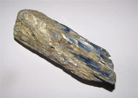 Kyanite | CategoryNesosilicate Chemical formula: Al2SiO5 Cry… | Flickr