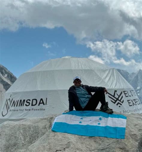 Primera Hondureña En Escalar La Cima Del Everest