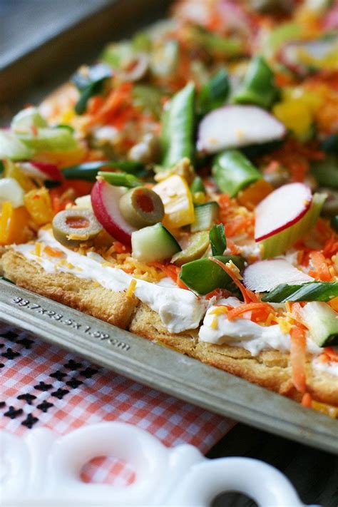 Cold Vegetable Pizza Made With Hidden Valley Ranch Receita