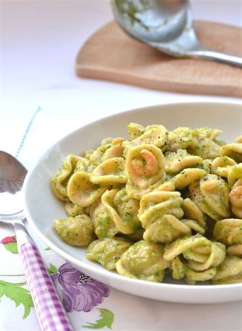 Pasta Con Crema Di Zucchine E Cipolla Con Gamberetti Nel Pasti