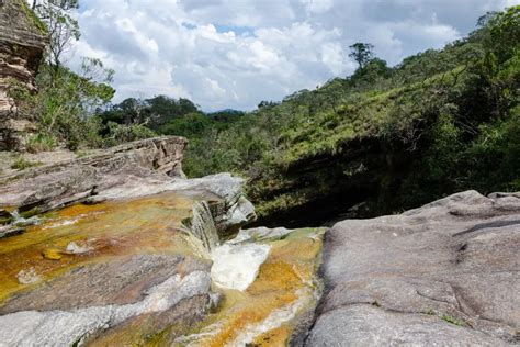 12 Cachoeiras Perto De BH Para Se Refrescar No Calor