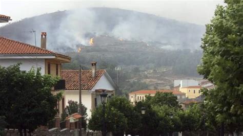 Unas 6000 Hectáreas Arrasadas Por El Fuego En La Sierra De Gata Y Tres