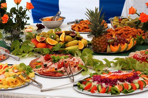 Ten Things To Think About When Choosing Wedding Catering Menus Easy