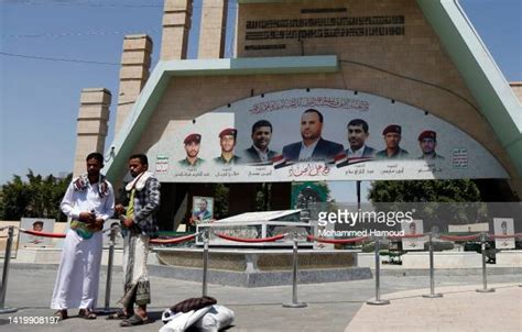 Houthi Supreme Political Council Photos and Premium High Res Pictures ...