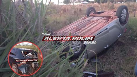 Carro capota após colidir na traseira de outro veículo na RO 010 em