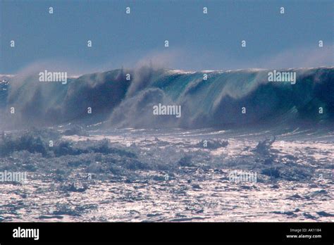 Wave Breaking At Pipeline Ehukai Beach Park Oahu North Shore Hawaii N