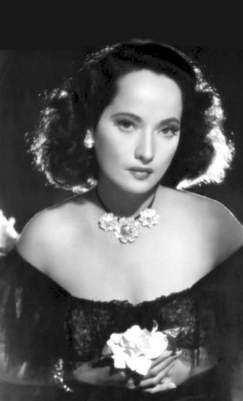 Real Glamour Past And Present Merle Oberon Classic Hollywood Hollywood