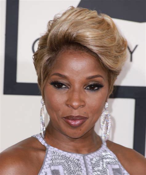 Mary J Blige Short Straight Light Brunette Hairstyle With Light Blonde