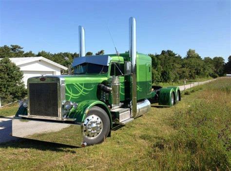 Green On Green Peterbilt Pic1 Peterbilt Trucks Big Trucks Peterbilt