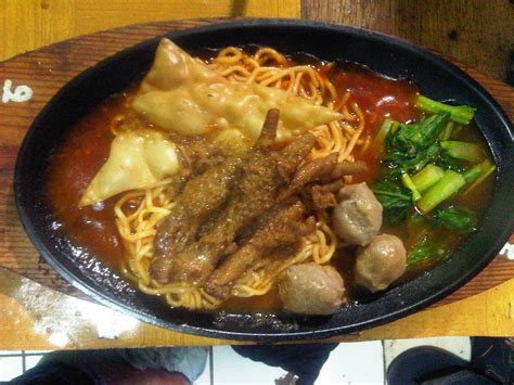 Mie Ceker Hotplate: Mie Ceker Bakso Hotplate