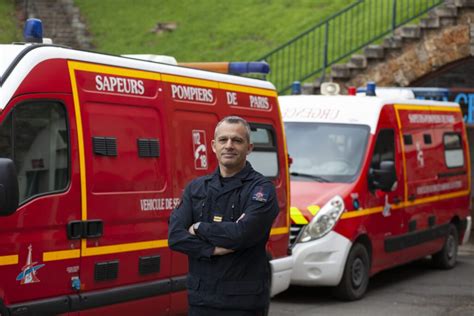 Un Grade Une Fonction Lieutenant Chef De Peloton Allo