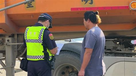 影內輪差釀禍！youbike女騎士遭砂石車輾過命危 肇事司機：真沒看到她 中天新聞網