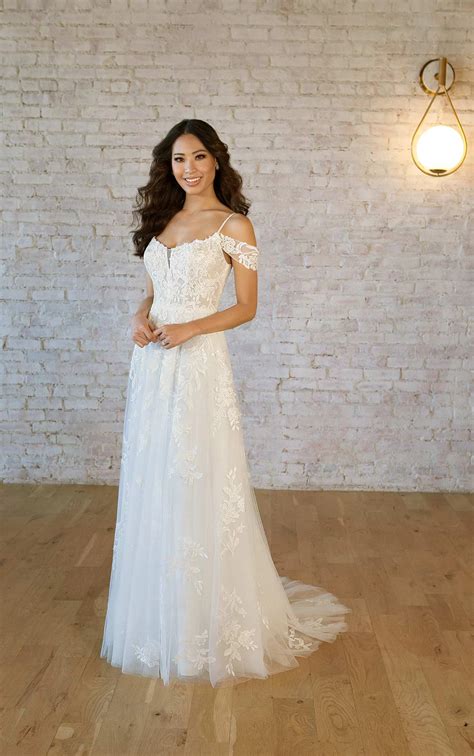 Elegant Lace A Line Wedding Dress With Off The Shoulder Sleeves