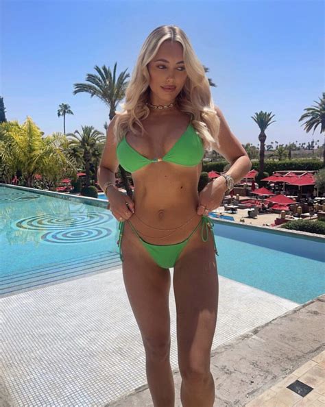 Hot New Atiana De La Hoya Bikini Pics