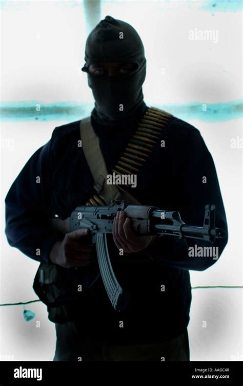 Balaclava Gun Ak Fotograf As E Im Genes De Alta Resoluci N Alamy