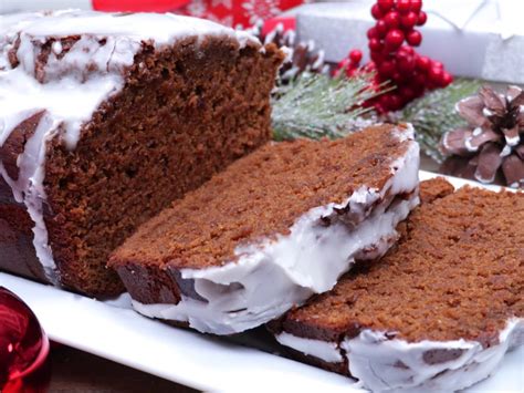 old fashioned gingerbread loaf