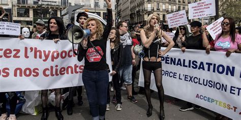 Prostitution manifestation à Paris pour l abrogation de la loi