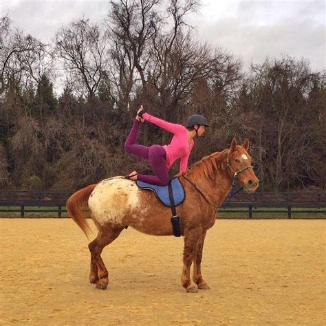 Incredible Athlete Performs Balanced Yoga Poses on Horseback