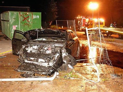 Unfall In Siegen J Hriger Verursacht Hohen Schaden