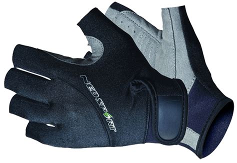 11 Best Gloves For Kayaking Reviewed [2022 Review]