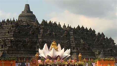 Rangkuman Perayaan Tri Suci Waisak 2567 BE 2023 Di Candi Borobudur