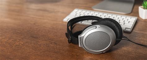 Amazon.com: Koss UR40 Collapsible Over-Ear Headphones, Lightweight ...