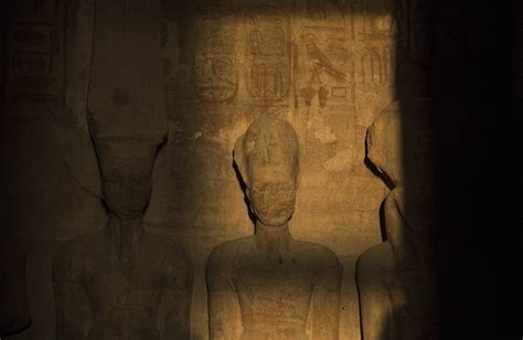 Thousands flock to see sun illuminate statue of Ramses II on his ...