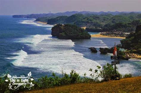 Panorama Megahnya Samudera Hindia Dari Puncak Kosakora Gunung Kidul