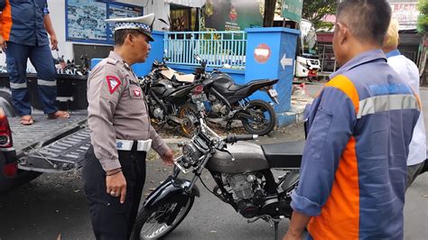 Kecelakaan Truk Tangki Pertamina Vs Roda Dua Di Siliragung Satu Orang