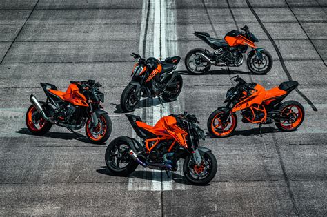 Ktm Feiert Jahre Duke