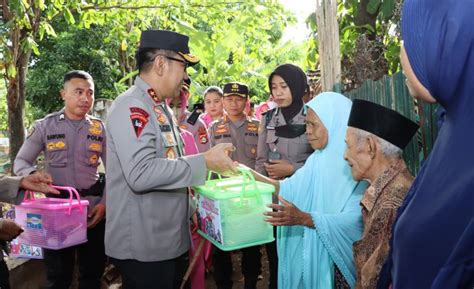 Kapolda NTB Kunjungi Warga Terdampak Banjir Di Kota Bima