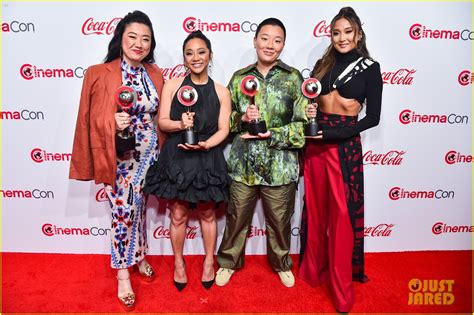 Photo Stephanie Hsu Wins Best Comedy Ensemble At Cinemacon 46 Photo