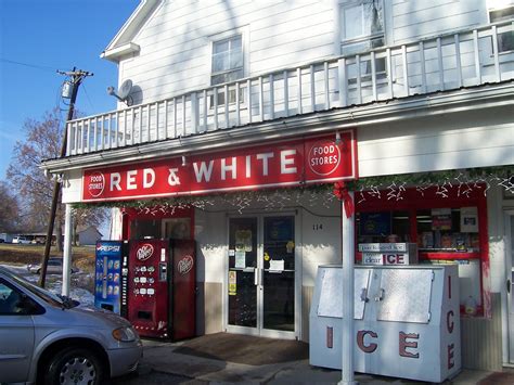 Red And White Food Store This Small Grocery Store Serves The Flickr