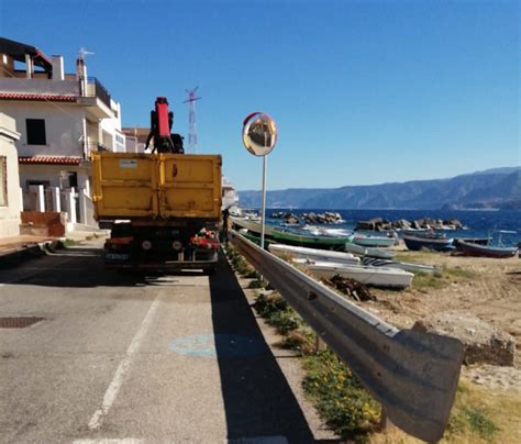 Torre Faro La Guardia Costiera Libera Spiagge E Fondali Foto E Video