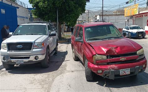 Aparatoso accidente deja dos lesionados en Torreón Telediario México