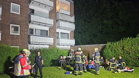 Hamburg Langenhorn Balkon Bricht Ein Sechs Menschen St Rzen Metertief