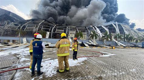 Noticias Cartagena: Fuerte explosión en bodega causa incendio | Alerta