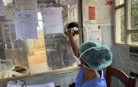 Le gouvernement confirme un cas d Ebola dans l est de la République