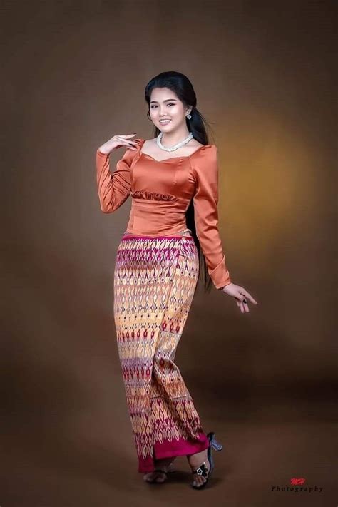 Pin By Theim Soe On Myanmar Outfit Traditional Dresses Designs