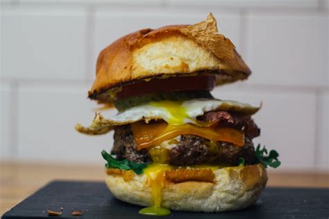 Beef Burger with Egg - Bachelor Cooking