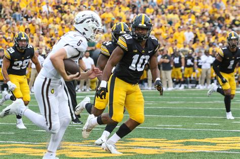 Iowa Lb Nick Jackson Will Return For One More Season Hawk Fanatic