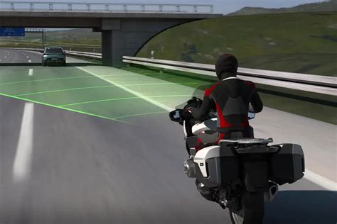 BMW Motorrad Bikin Sistem Collision Warning Buat Motor