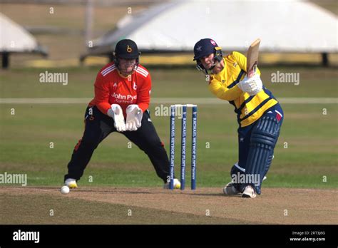 London Uk 10th Sep 2023 The Stars Paige Scholfield Batting As The