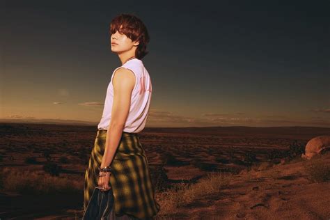 The Fansign Interaction That Had SHINee's Taemin Feeling His Age - Koreaboo