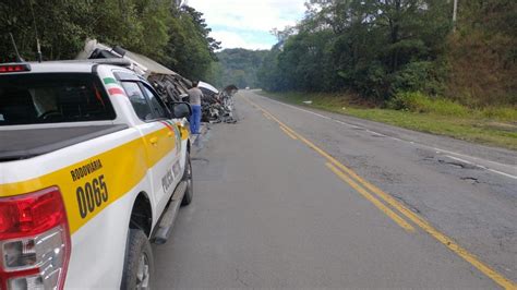 Acidente Entre Carro E Caminhão Deixa Uma Pessoa Morta Na Serra Dona