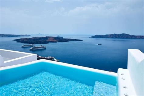 Most Stunning Infinity Pools Around The World