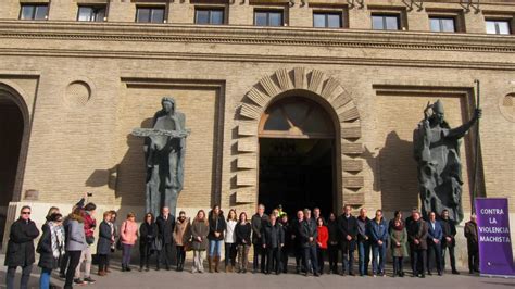 Concejales Y Abogados Se Concentran Ante El Ayuntamiento En Repulsa Por